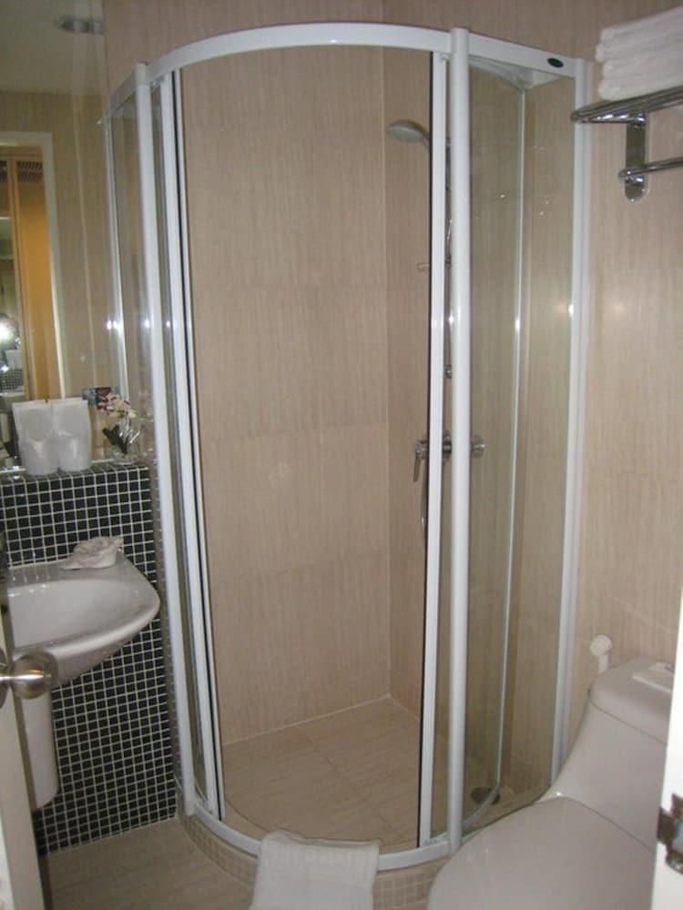 Aphrodite Inn בנגקוק מראה חיצוני תמונה