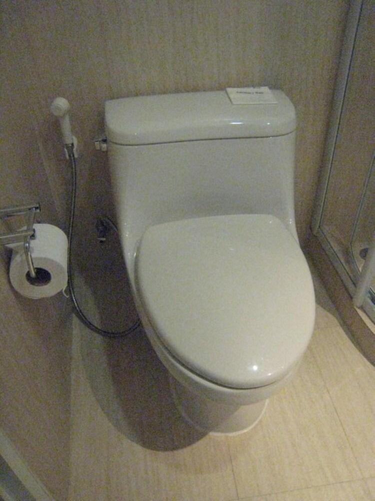 Aphrodite Inn בנגקוק מראה חיצוני תמונה